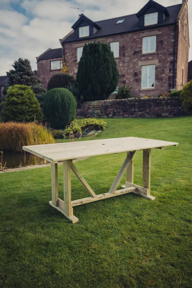 Clover Table