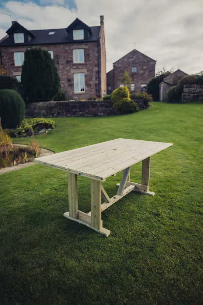 Clover Table