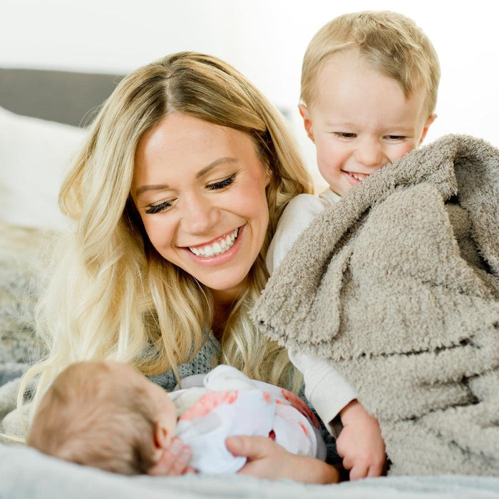 Saranoni Bamboni Receiving Blanket | Taupe
