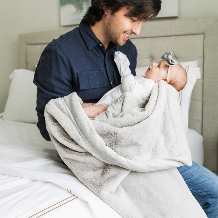 Saranoni Lush Receiving Blanket | Feather