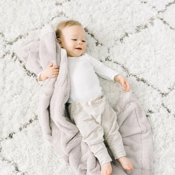 Saranoni Lush Receiving Blanket | Feather