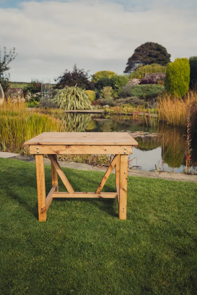 Valley 99cm Table